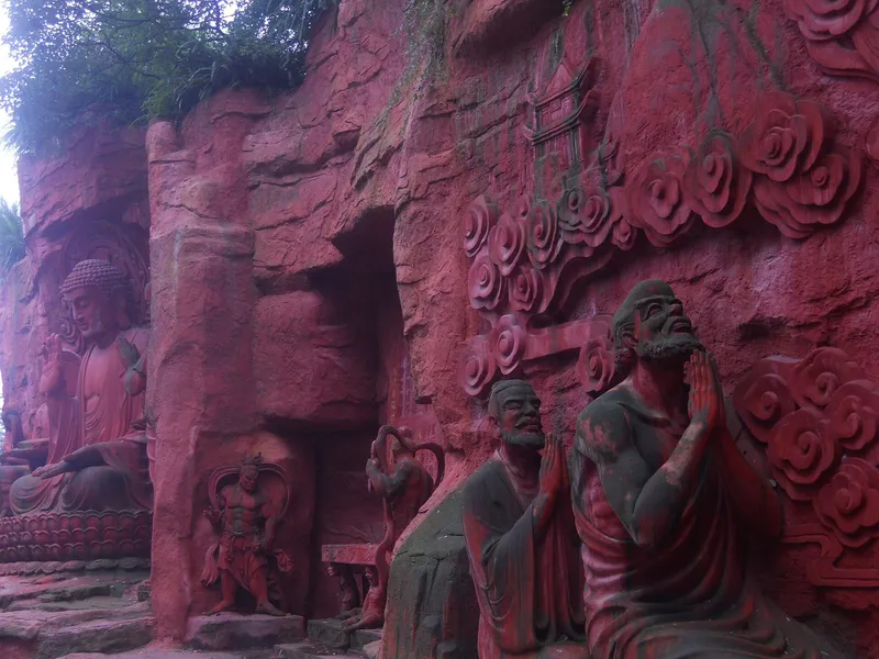 Baoguo Temple in Emeishan & Leshan