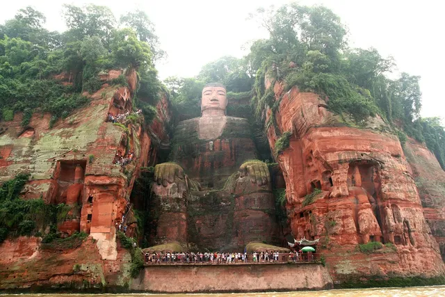 The Leshan Giant Buddha in Emeishan & Leshan