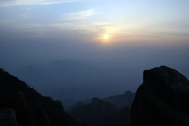 Sunrise on Mount Tai in Tai'an & Mount Tai